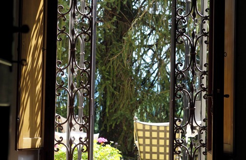 Sagginale Villa | Residenza Villa degli Ochi Apartment in a Historic Villa with Private Garden