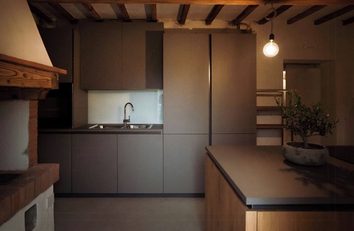Poppi House | Restored farmhouse in Tuscan Casentino hills