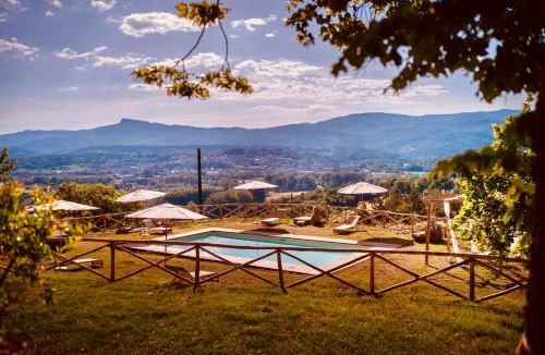 Porrena House | Restored Farmhouse In Tuscan Casentino Hills