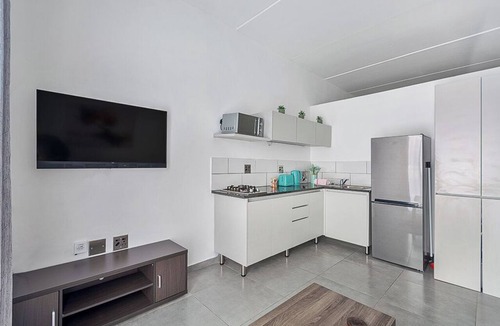 Greater Johannesburg Metropolitan Area Apartment | Retreat in Randburg II - Modern 1 bed apartment in the heart of Randburg.