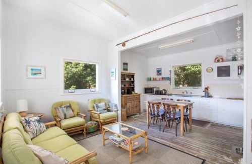 Kioloa House | Retro Beach Cottage - classic surf getaway