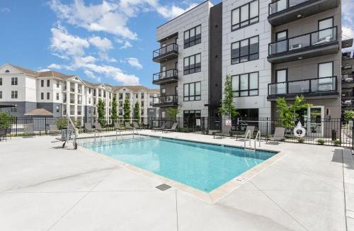 Midtown House | Reverb - Odyssey - Pool & Gym - Heart of Midtown