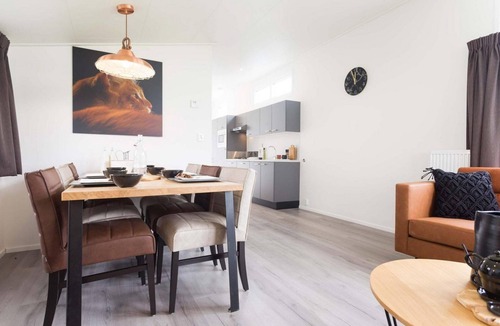 Avenhorn Ski Chalet | ✓ Rialto at Park Westerkogge ✓ Holiday home for 6 people ✓ Located in Berkhout (North Holland) ✓ Waterfront holiday resort ✓ Book directly at the resort