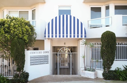 Cottesloe Apartment | Ric's Cottesloe, Stunning, Parisian-inspired, beach-front living in Cottesloe