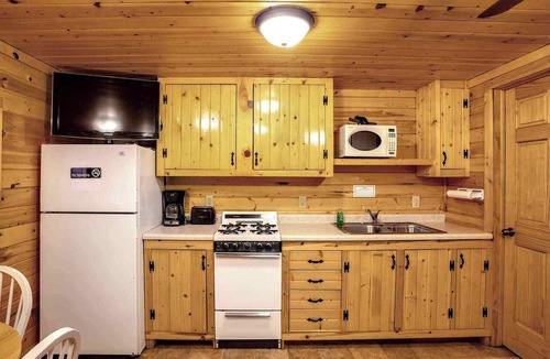 Buffalo City Cabin | Riverfront Buck Cabin #6 with Private Dock