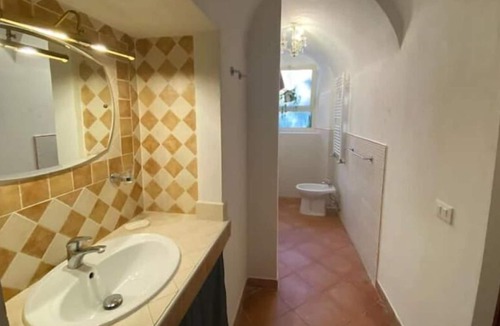 Pontremoli Apartment | Riverside apartment with terrace