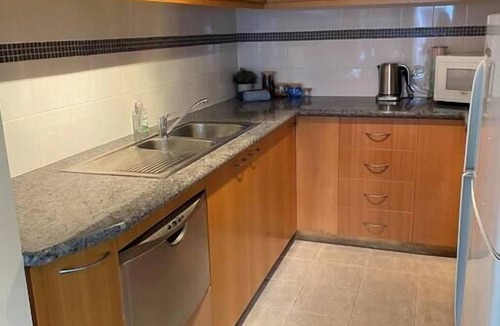 Perth Central Business District Apartment | Riverside City View Parking Netflix Wifi Wine FREE