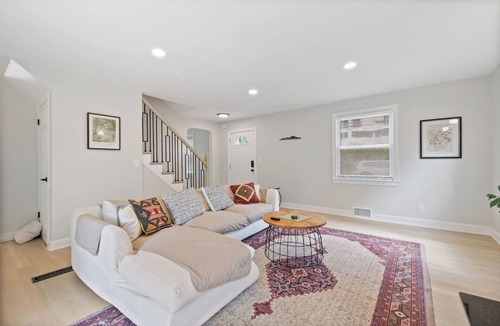 Bethesda House | Riviera House - 6BR -7min walk to Metro- in peaceful Bethesda