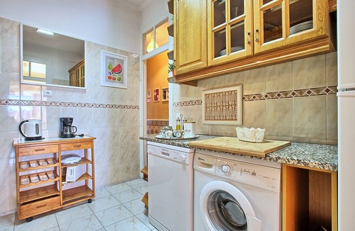 Santo Estevao Apartment | RM7 - Terrace & River View | Alfama | AC | Sleeps 6 | 3 BEDS 2 BATHS | Panteao