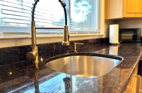 Bethesda Apartment | Rochambeau House 5BR/3BA in Bethesda near NIH