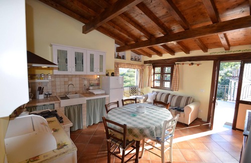 Costiolo Apartment | Romantic apartment with large terrace in panoramic position in the green