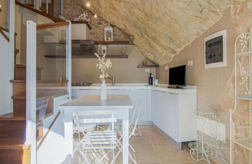 Petrella Guidi House | Romantic Medieval Escape