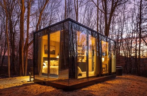 New Plymouth House | Romantic Mirrored Cabin w/Hot Tub & Sauna on 17 Private Acres