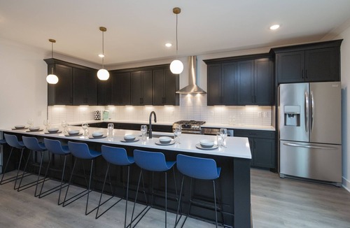 Edgehill House | Rooftop Hot Tub - Walkable to bars - Best Location!