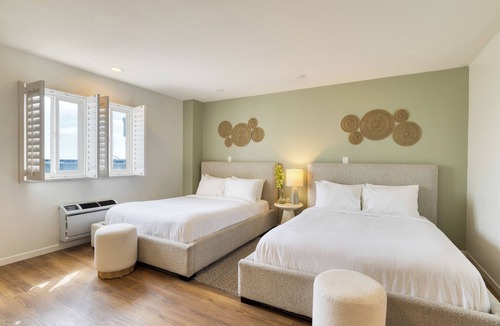 Diamond Crestview Hotel | Rooftop Ocean Views + Pool + Hot Tub | Walk to Beach + Restaurants | The Mara
