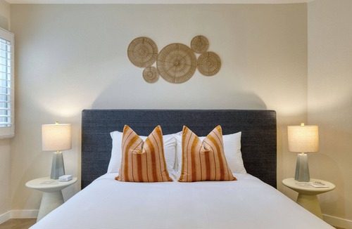Diamond Crestview Hotel | Rooftop Ocean Views + Pool + Hot Tub + Walk to Beach | The Mara