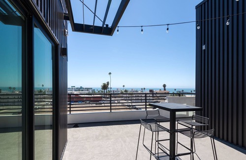 Ventura Apartment | Rooftop Suite with Private Outdoor Space within Luxury Beach Property