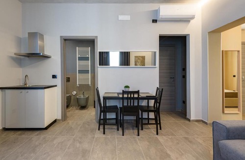Parma City Centre Apartment | Room Don Alfonso Luxury