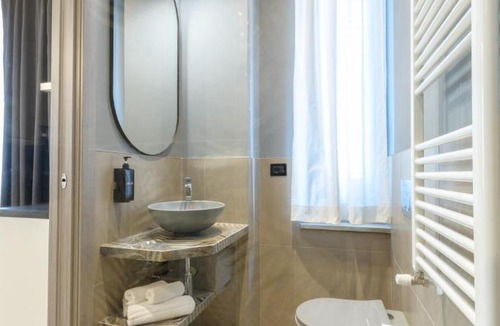 Parma City Centre Apartment | Room Don Alfonso Luxury