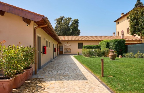 Borgo San Lorenzo Apartment | Room 'Il Borghetto Orchidea' with Shared Garden, Wi-Fi and Air Conditioning