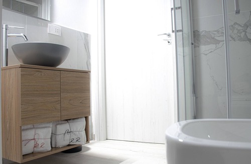 Morrona House | Room Rent Morrona
