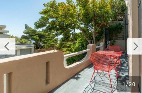 Camps Bay Apartment | Roomy, quiet flatlet at the top of Camps Bay