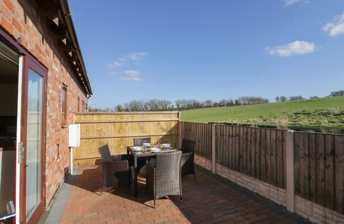 Ardens Grafton Cottage | ROSE COTTAGE, family friendly, with a garden in Welford-On-Avon