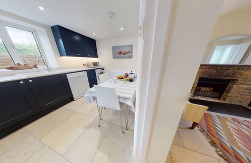 Thorpe Cottage | Rose Cottage | Adderbury Holiday Let | 2 Beds & Sleeps 3