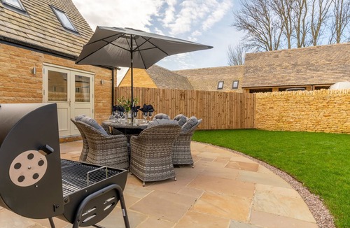 Ebrington Cottage | Rowan House - sleeps 8 guests in 4 bedrooms