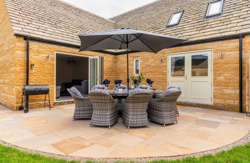 Ebrington Cottage | Rowan House - sleeps 8 guests in 4 bedrooms