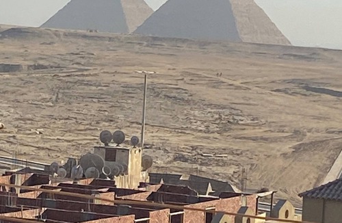 Al Haram Villa | Royal pyramid palace residence