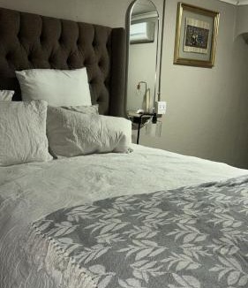Randpark Ridge Apartment | Royaltics place