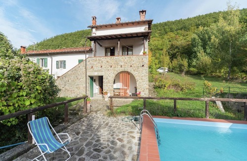 San Marcello Pistoiese Ski Chalet | Rustic Chalet with Pool