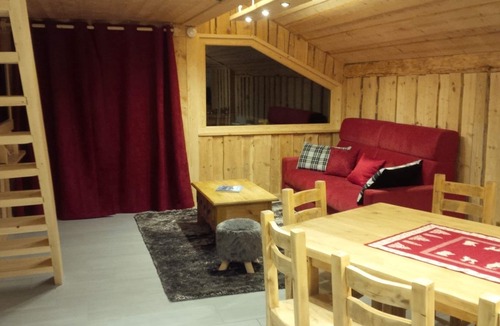 Bisanne 1500 Cottage | Rustic chalet on the slopes, exceptional view of Mont Blanc