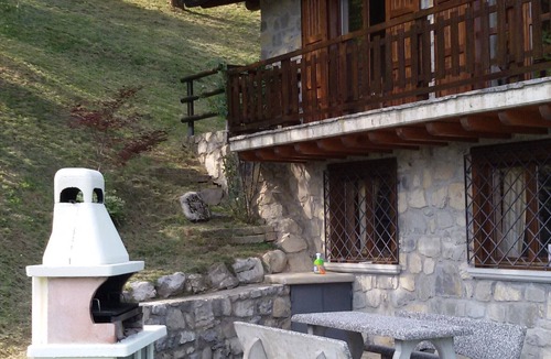 Aviatico House | RUSTIC SURROUNDED BY GREENERY DETACHED HOUSE