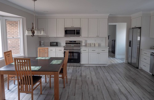 Stokes House | Rustic, wooded getaway nestled in the outskirts of Forsyth County