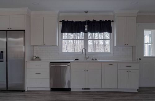 Stokes House | Rustic, wooded getaway nestled in the outskirts of Forsyth County