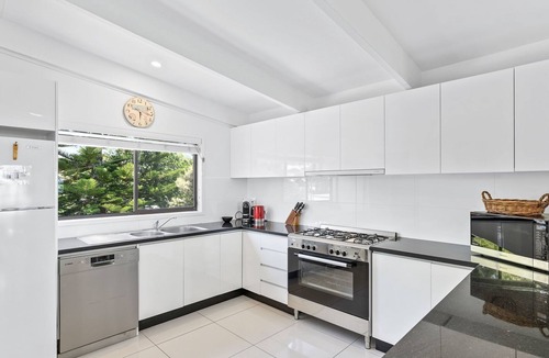 Vincentia House | Sabia Beach House Vincentia by Book Jervis Bay - Family Fun - Beachfront
