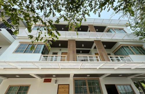 Nai Mueang Resort | Saengcanthr แสงจันทร์