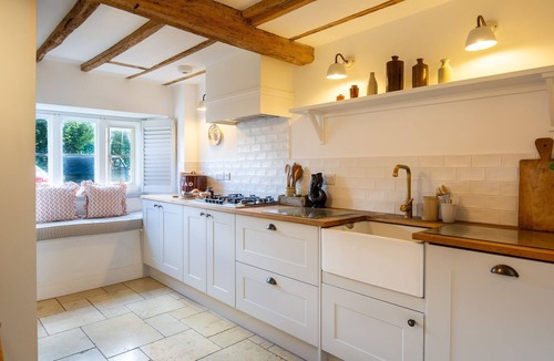 Blockley Cottage | Sage Cottage, Blockley - sleeps 6 guests in 3 bedrooms
