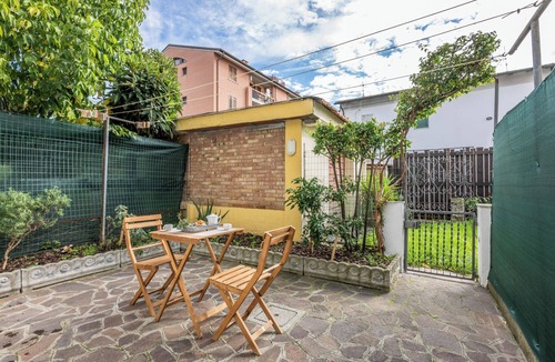 Pisa Apartment | Sage&Rosemary Home - with Garden by Pleiades Home