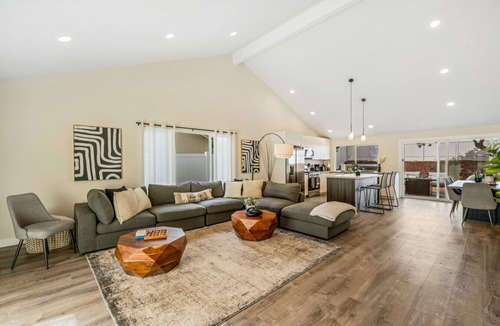 Bay Ho House | San Diego Retreat w/Hot Tub Near Beach & Downtown