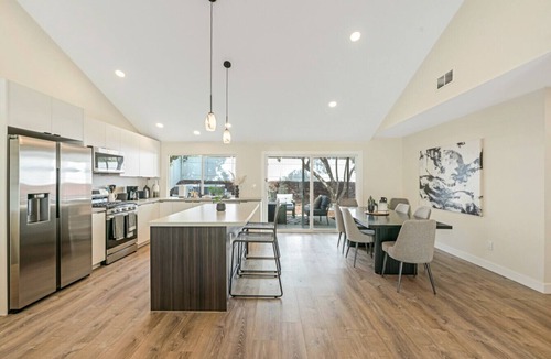 Bay Ho House | San Diego Retreat w/Hot Tub Near Beach & Downtown