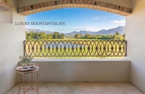 Paarl Villa | Sandmartins Private Secure Villa