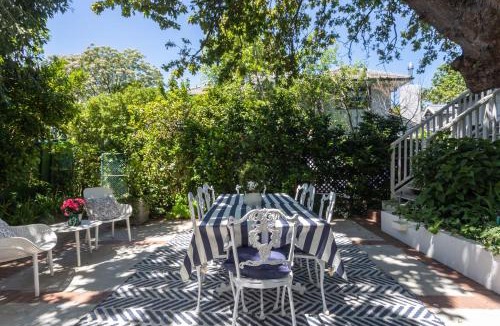 Rondebosch Bed & Breakfast | Sandown Lodge