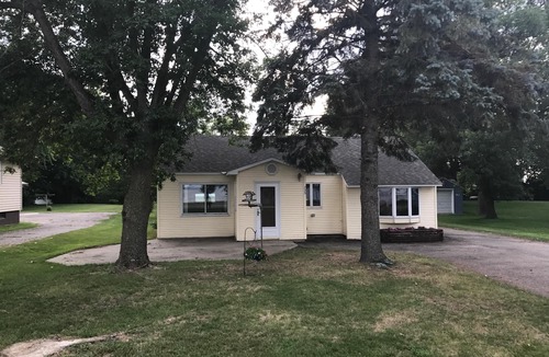 Battle Lake House | Sandy Shores Cottage on the Glendalough Trail