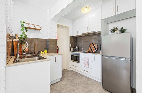 Long Beach Apartment | Sandy Shores Unit 4, 150m Flat walk to Beach