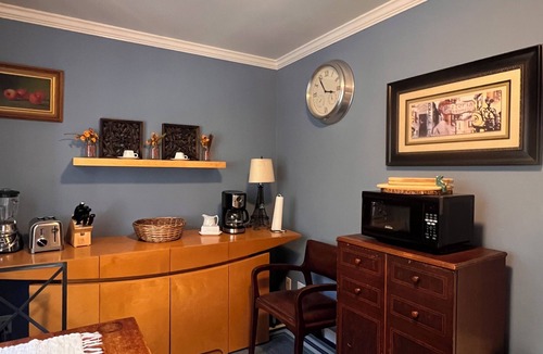Bel Air House | Santa Barbara Pool House Getaway! 30 Day minimum rental