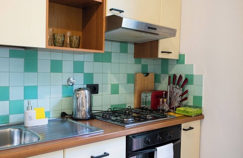 Santa Croce Apartment | SANTA CROCE GARDEN APARTMENT, 2 BEDROOMS, PATIO, FREE WI-FI