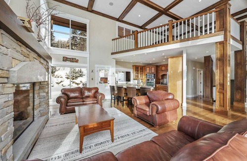 Sundance Estates Ski Chalet | Sasquatch Lodge: Spacious Family Friendly Chalet, 4BR w/Hot Tub and Sauna